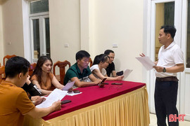 Người dân phấn khởi khi được chia sẻ "gánh nặng" khám chữa bệnh