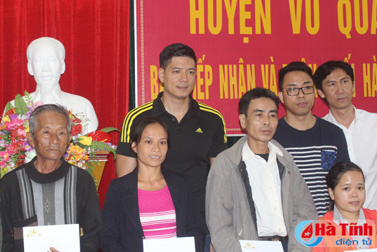 dien vien binh minh chia se kho khan voi ba con vung lu ha tinh
