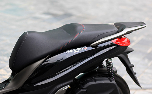 piaggio medley canh tranh sh bang cong nghe tai viet nam