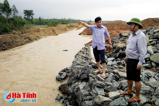 van hanh xa dap linh hoat san sang doi pho voi mua lu