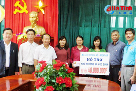 dien vien binh minh chia se kho khan voi ba con vung lu ha tinh