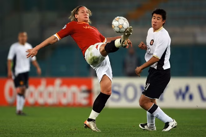 dong fangzhuo va cai ket dang cho tro he o man united