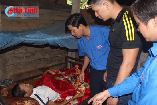 dien vien binh minh chia se kho khan voi ba con vung lu ha tinh
