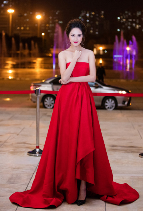 my nhan viet mac dep nhat tuan