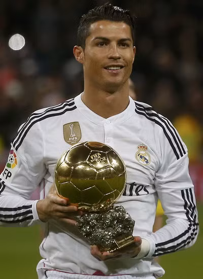 fifa lap giai thuong moi canh tranh qua bong vang