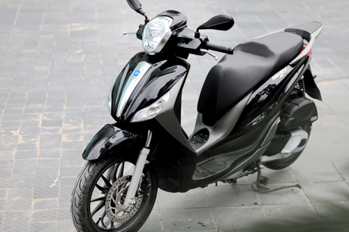 piaggio medley canh tranh sh bang cong nghe tai viet nam