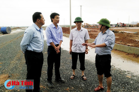 van hanh xa dap linh hoat san sang doi pho voi mua lu