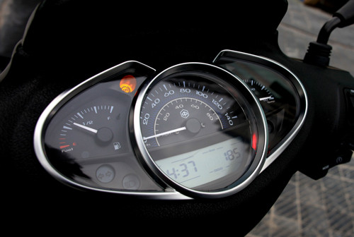 piaggio medley canh tranh sh bang cong nghe tai viet nam