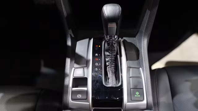 ford viet nam thuc hien lien hai dot trieu hoi xe