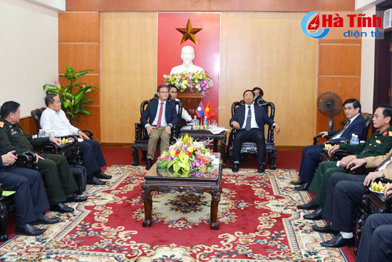 ha tinh gop phan vun dap tinh doan ket huu nghi viet lao len tam cao moi