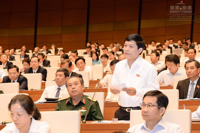 quoc hoi thao luan ke hoach tai chinh 5 nam va quan ly no cong