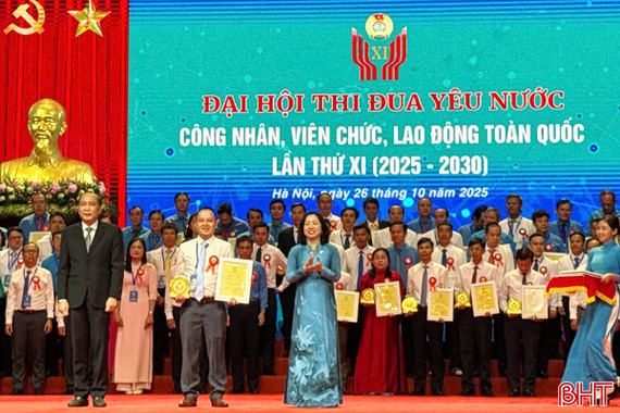 Công ty CP Bao bì Sông La Xanh và 2 cá nhân được Tổng Liên đoàn Lao động Việt Nam tuyên dương