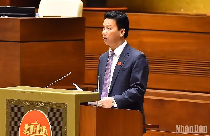 Ông Đặng Quốc Khánh lần đầu đăng đàn Quốc hội với tư cách Bộ trưởng TN&MT