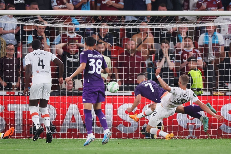 West Ham vô địch Conference League