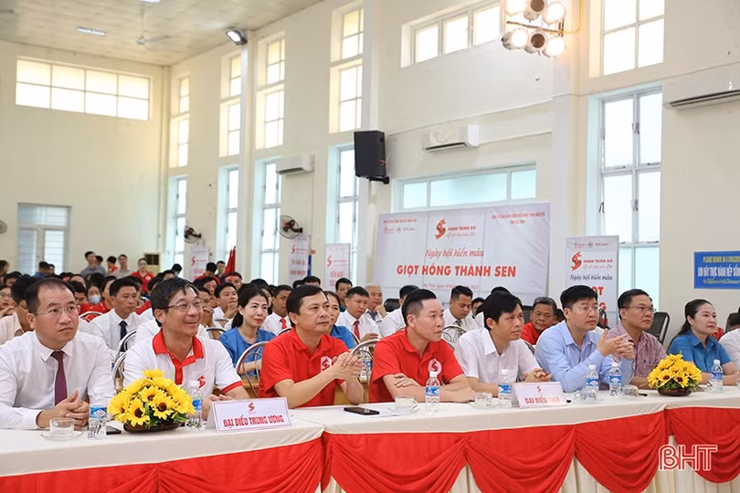 Hà Tĩnh tôn vinh 20 tập thể, cá nhân hiến máu tiêu biểu