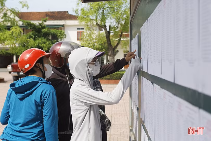 Gần 17.000 thí sinh thi vào lớp 10 ở Hà Tĩnh kiểm tra số báo danh, nghe phổ biến quy chế 