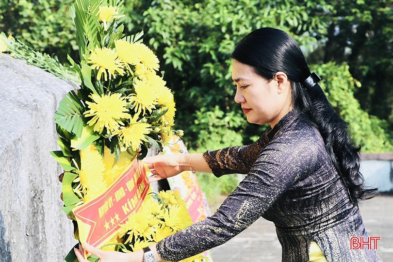 Dâng hương tưởng nhớ Đình nguyên Tiến sỹ Phan Đình Phùng