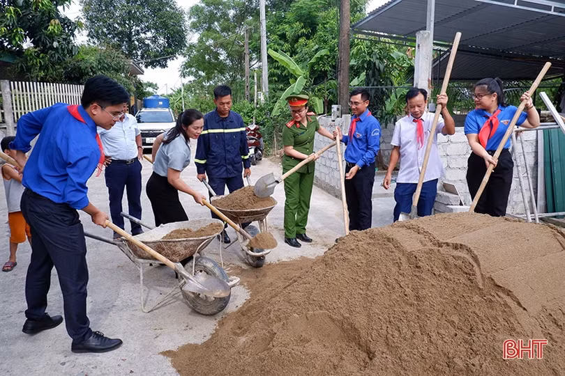 Khởi công Ngôi nhà khăn quàng đỏ” cho học sinh TP Hà Tĩnh