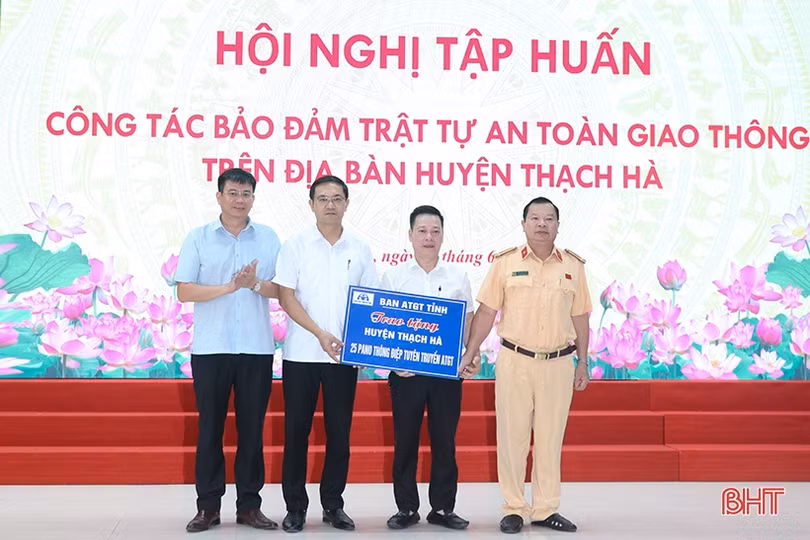 Tưởng niệm nạn nhân tai nạn giao thông, nhắc nhau đảm bảo an toàn