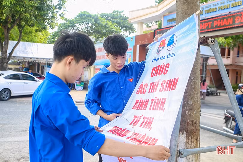 Gần 17.000 thí sinh thi vào lớp 10 ở Hà Tĩnh kiểm tra số báo danh, nghe phổ biến quy chế 