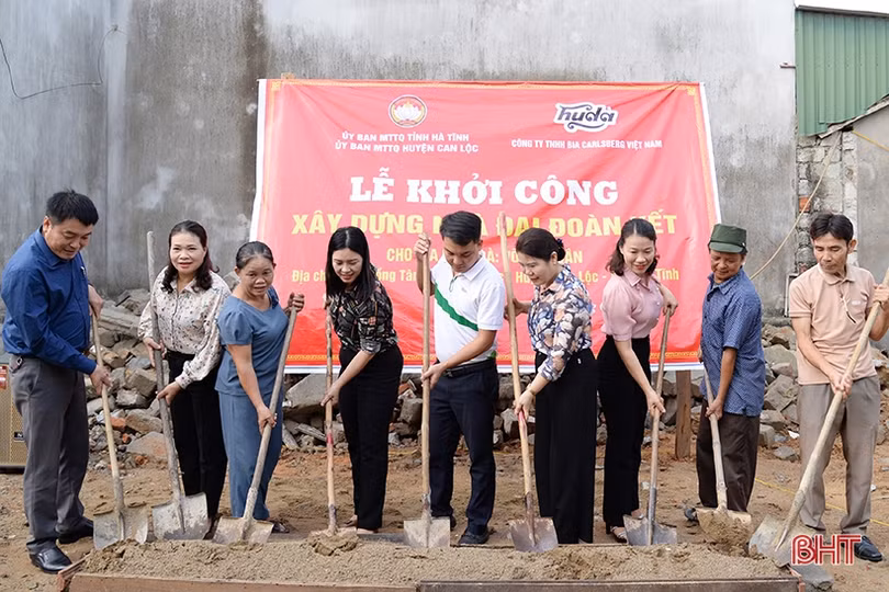 Khởi công xây nhà đại đoàn kết cho hộ cận nghèo ở Can Lộc