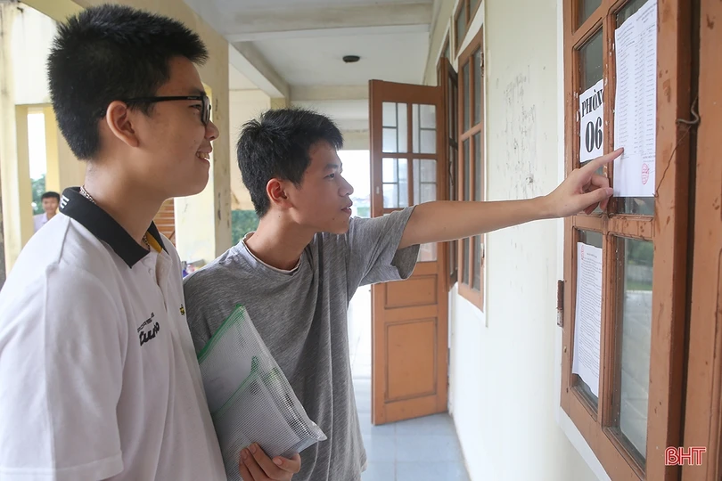 361 thí sinh làm bài thi Văn và Toán vào lớp 10 THPT Chuyên Hà Tĩnh