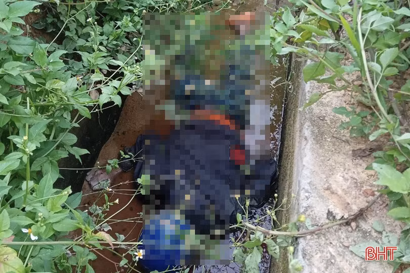 Phát hiện người đàn ông tử vong trong mương nước