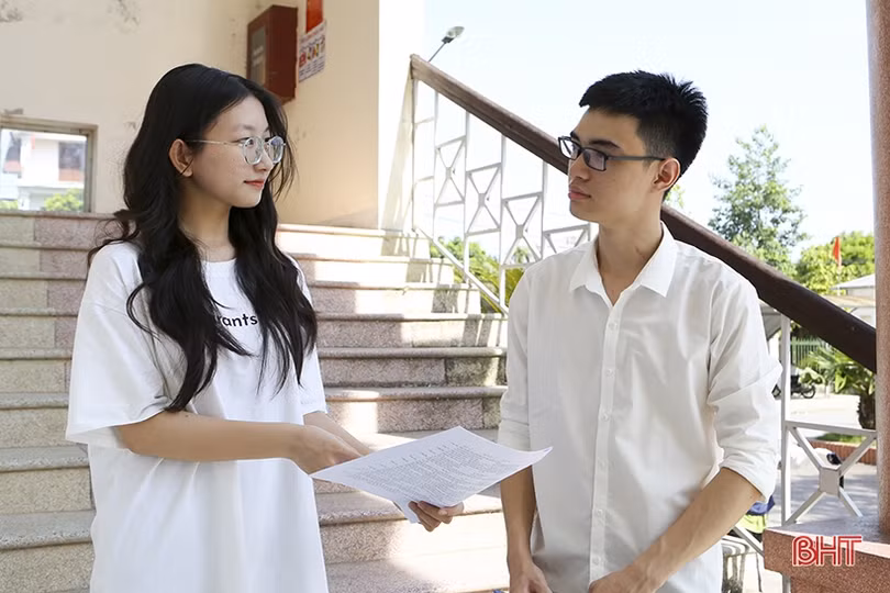 Chuyện vượt khó của những “sỹ tử nghèo