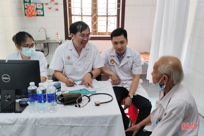 Khám, cấp phát thuốc miễn phí cho 200 người dân