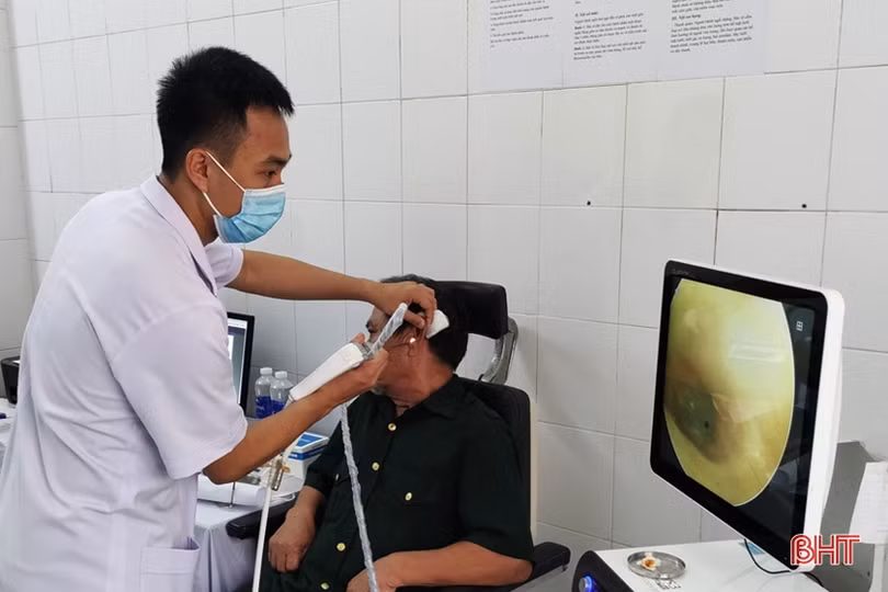 Khám, cấp phát thuốc miễn phí cho 200 người dân