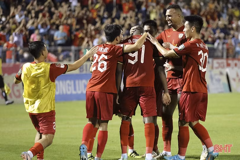 Hồng Lĩnh Hà Tĩnh tại V.League 2023: “Con nhà nghèo học giỏi!”