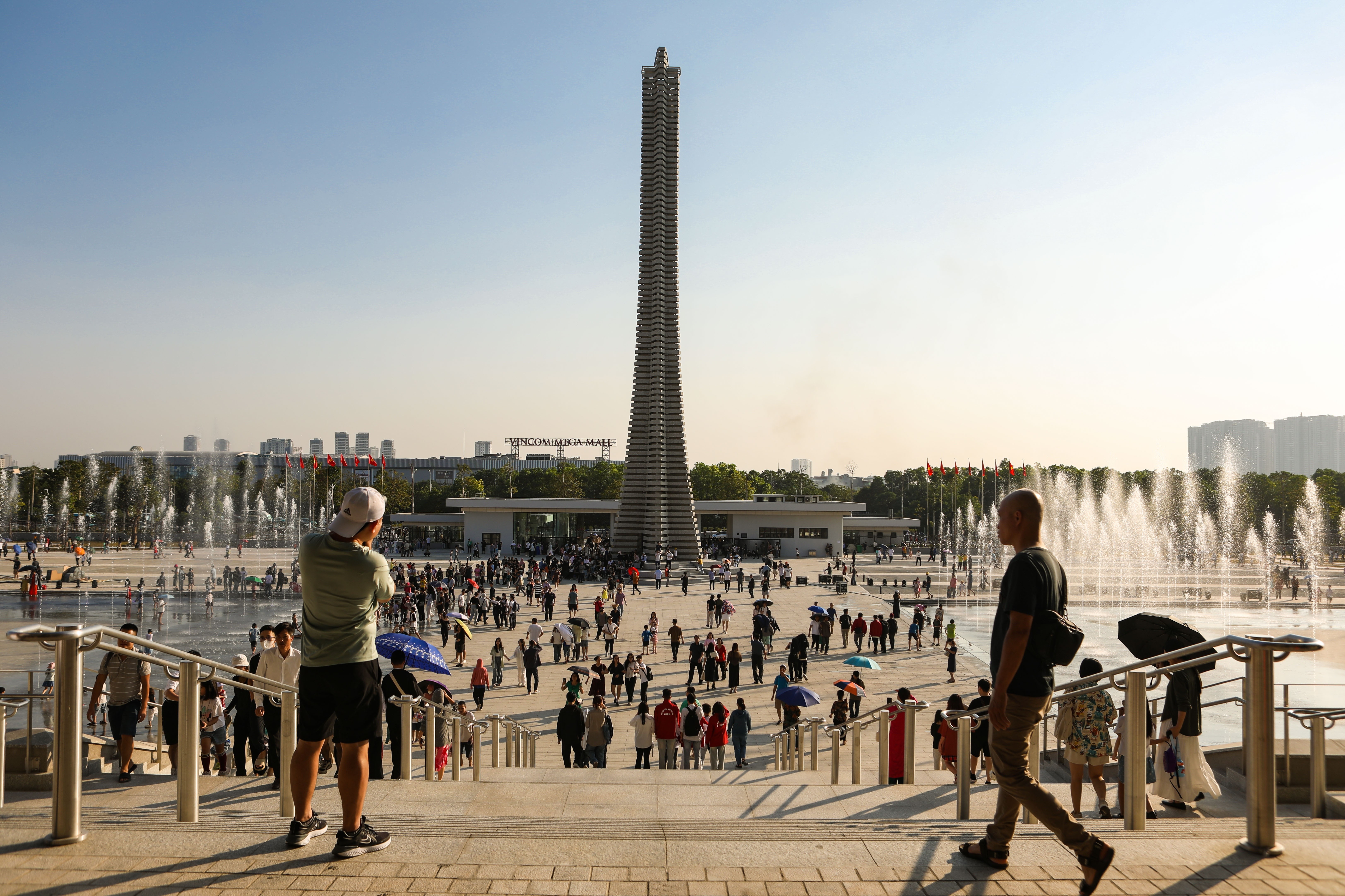 Một điểm nhấn không thể bỏ qua trong khuôn viên bảo tàng đó chính là tháp Chiến thắng với chiều cao 45 m. Đây là con số đại diện cho dấu mốc dân tộc Việt Nam giành độc lập vào năm 1945.