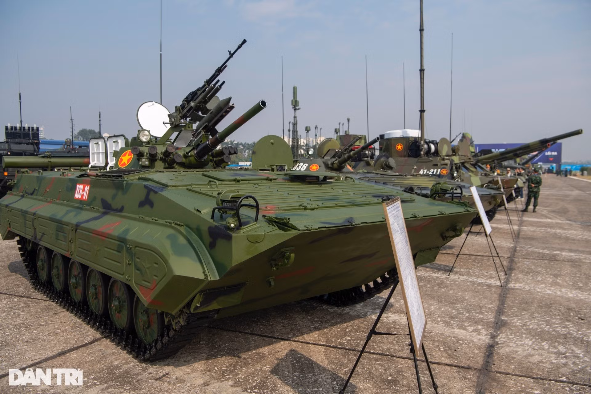 Xe chiến đấu bộ binh XCB-01 do Việt Nam chế tạo (Ảnh: Mạnh Quân).