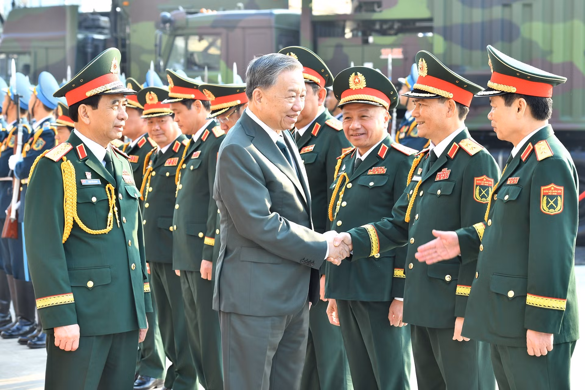 Tổng Bí thư Tô Lâm với các đồng chí lãnh đạo Quân ủy Trung ương, Bộ Quốc phòng.