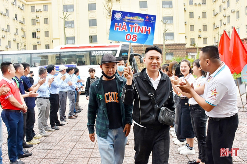 Tặng 500 suất quà tết cho công nhân, sinh viên hoàn cảnh khó khăn