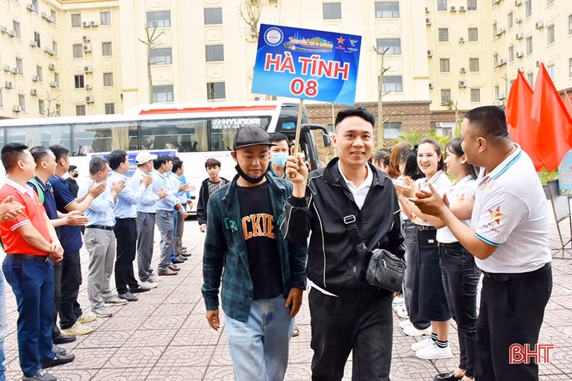 Tặng 500 suất quà tết cho công nhân, sinh viên hoàn cảnh khó khăn