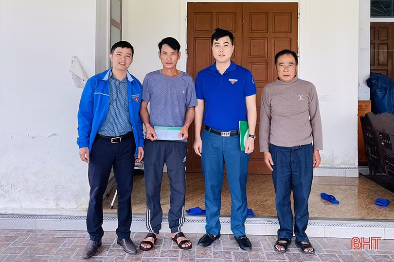 Tặng quà tết cho các bệnh nhân khó khăn tại BVĐK tỉnh