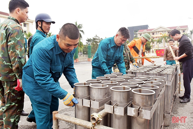 3.500 quả pháo hoa lên nòng sẵn sàng cho đêm giao thừa ở TP Hà Tĩnh