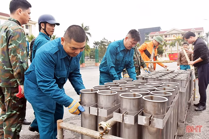 3.500 quả pháo hoa lên nòng sẵn sàng cho đêm giao thừa ở TP Hà Tĩnh