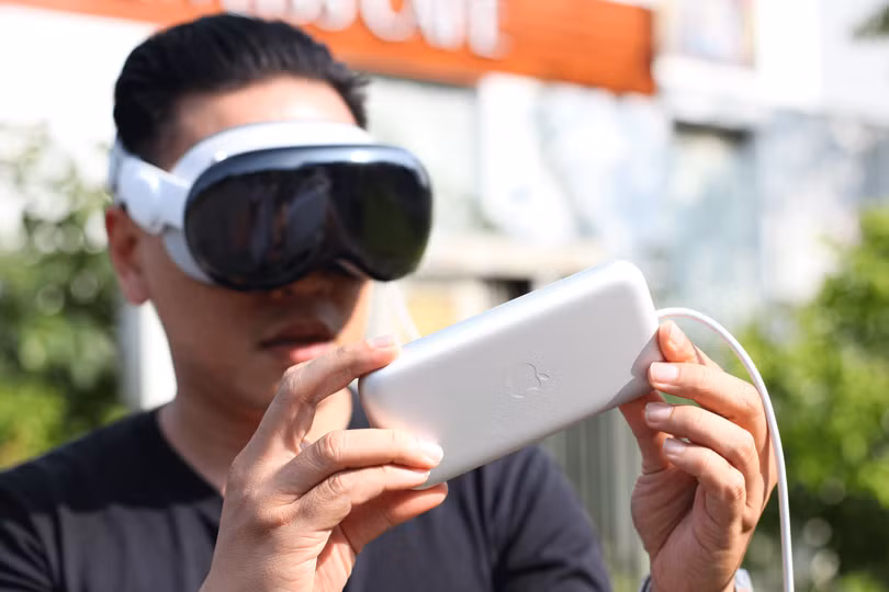 Kính Apple Vision Pro về Việt Nam, giá 165 triệu đồng