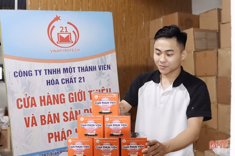 Sức mua tăng mạnh, nhiều loại pháo hoa quốc phòng “cháy hàng” 