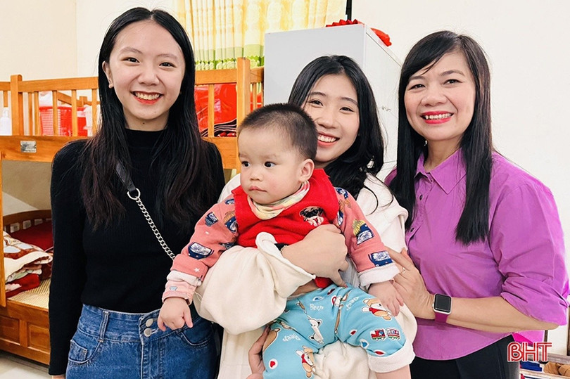 Công đoàn, Ban Nữ công Báo Hà Tĩnh tặng quà tết tại Làng Trẻ em mồ côi