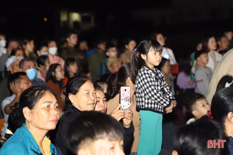 Ấm áp chương trình Chào mừng xuân Giáp Thìn ở Cẩm Xuyên