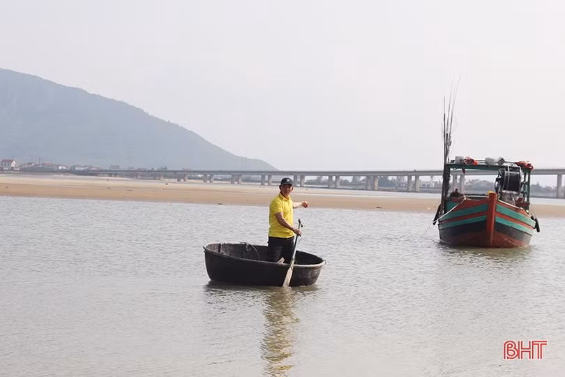 Ngư dân Hà Tĩnh “xông biển” ngày đầu năm mới