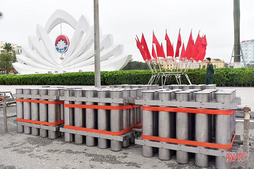 3.500 quả pháo hoa lên nòng sẵn sàng cho đêm giao thừa ở TP Hà Tĩnh