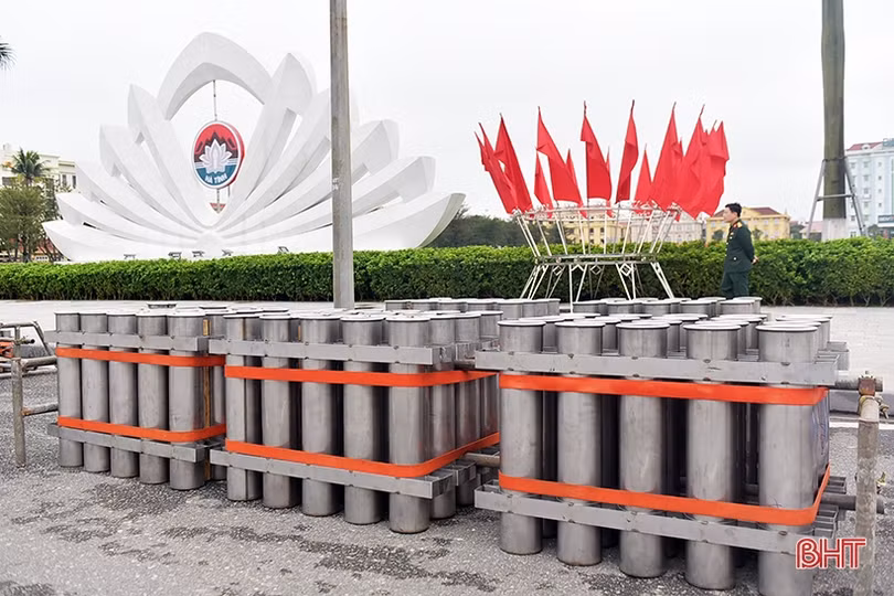 3.500 quả pháo hoa lên nòng sẵn sàng cho đêm giao thừa ở TP Hà Tĩnh