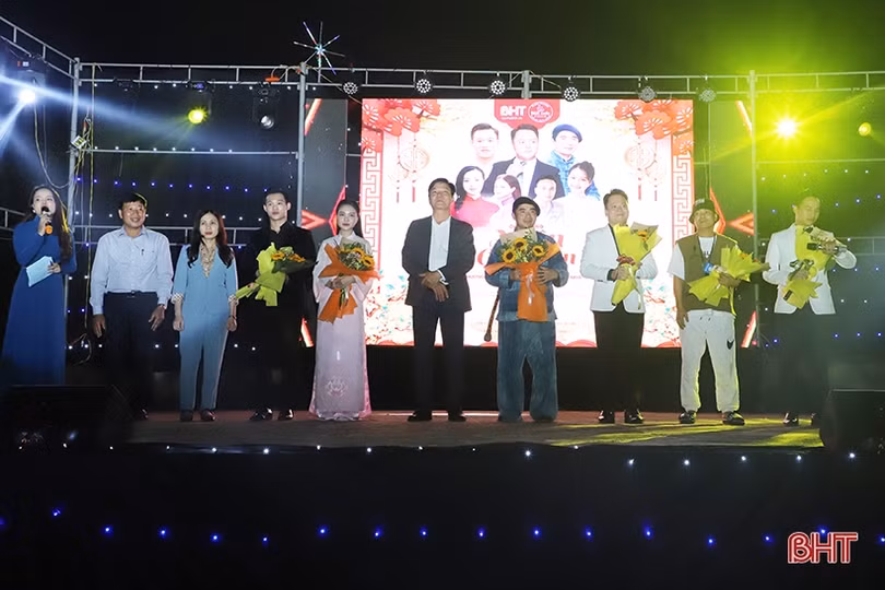 Ấm áp chương trình Chào mừng xuân Giáp Thìn ở Cẩm Xuyên