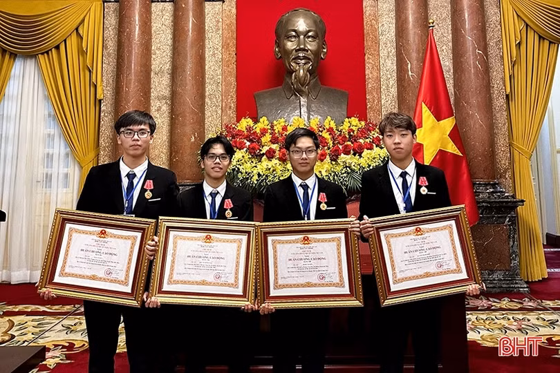 Tình bạn đẹp của hai chàng trai “vàng” hóa học Hà Tĩnh