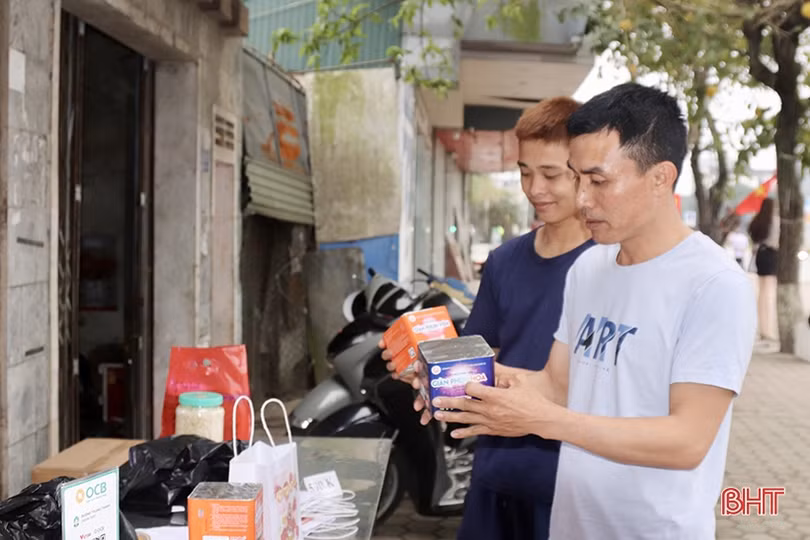 Sức mua tăng mạnh, nhiều loại pháo hoa quốc phòng “cháy hàng” 