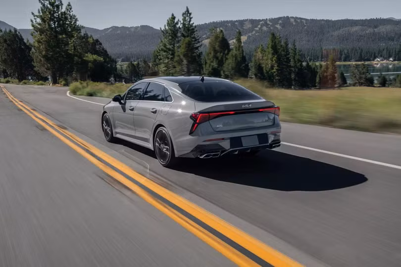 Kia K5 2025: Thiết kế mới ấn tượng